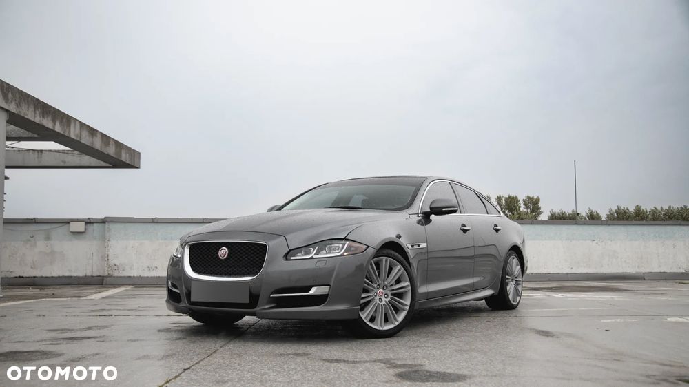Jaguar XJ 3.0 T AWD R-Sport - 1