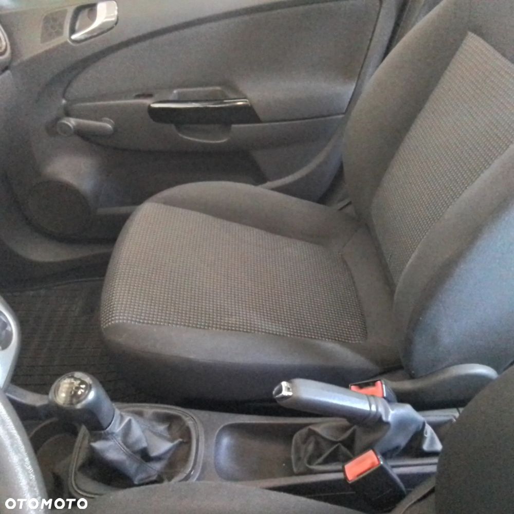 Opel Corsa 1.2 16V Edition 150 - 11
