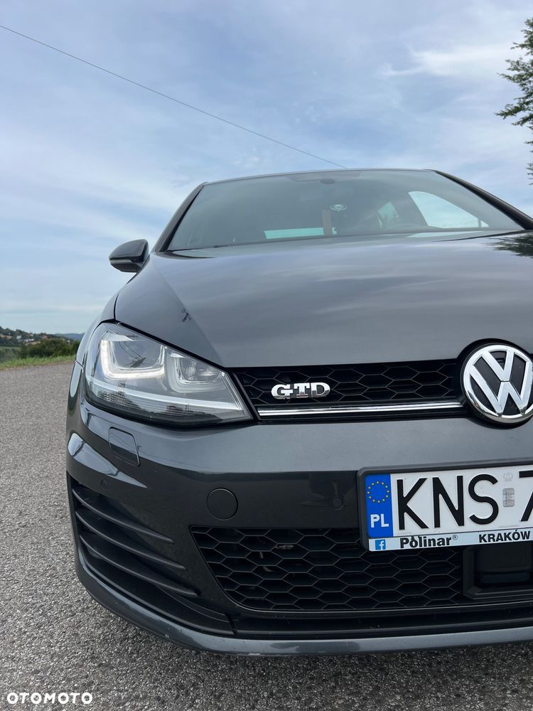 Volkswagen Golf - 9