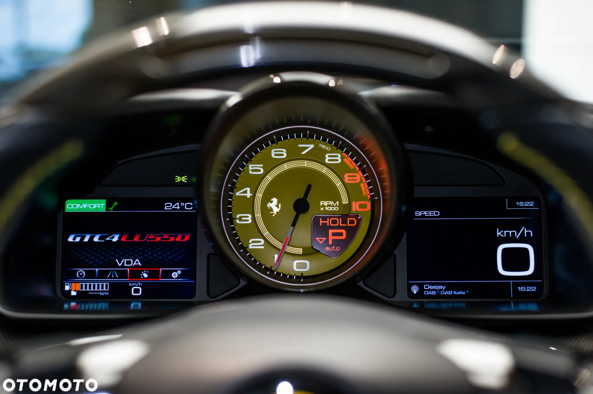 Ferrari GTC4Lusso - 25