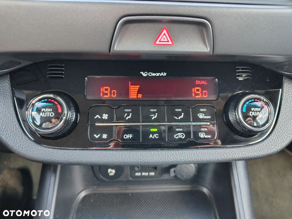 Kia Sportage 2.0 CVVT 2WD Spirit - 26