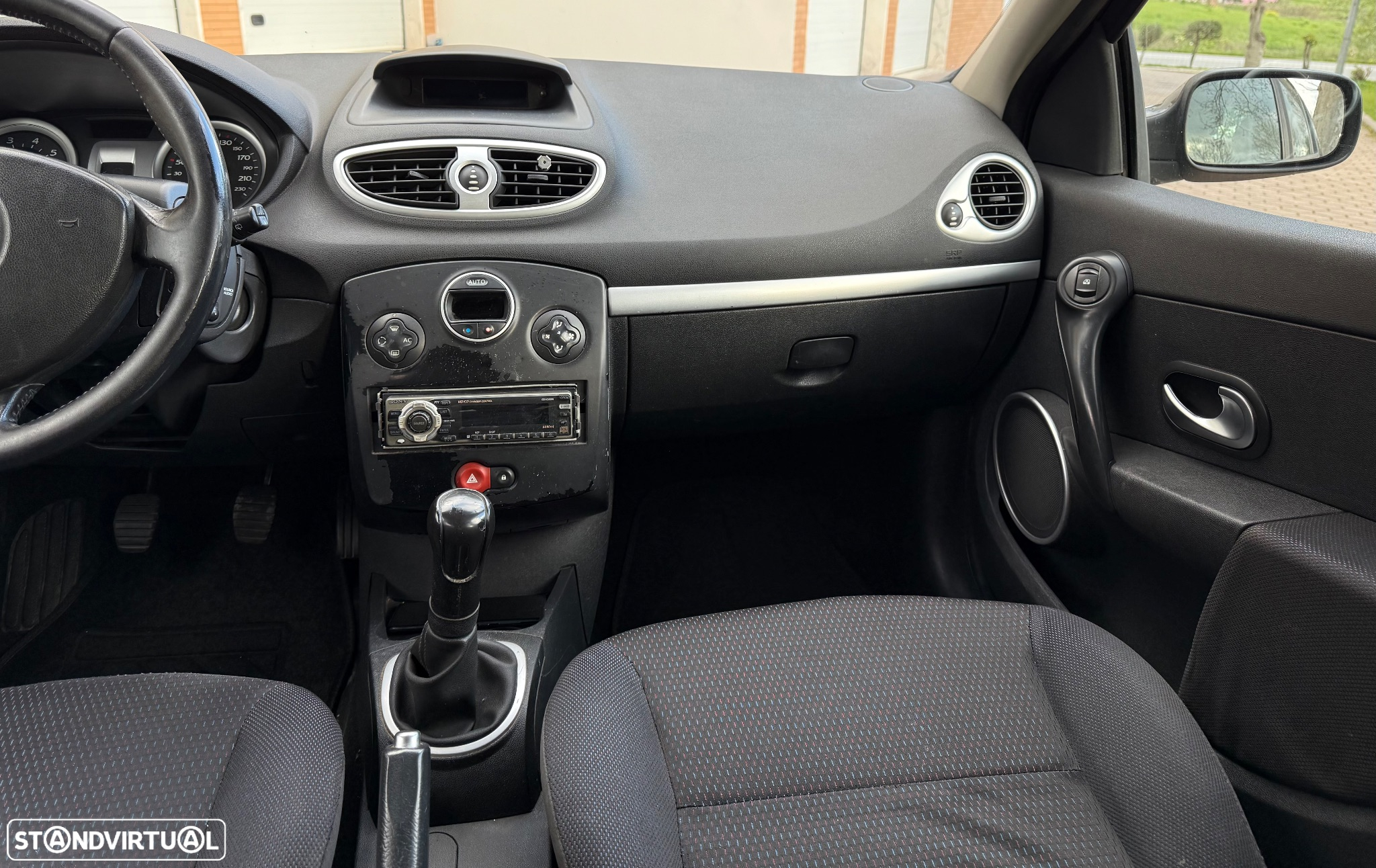 Renault Clio 1.2 Pack Authentique - 20