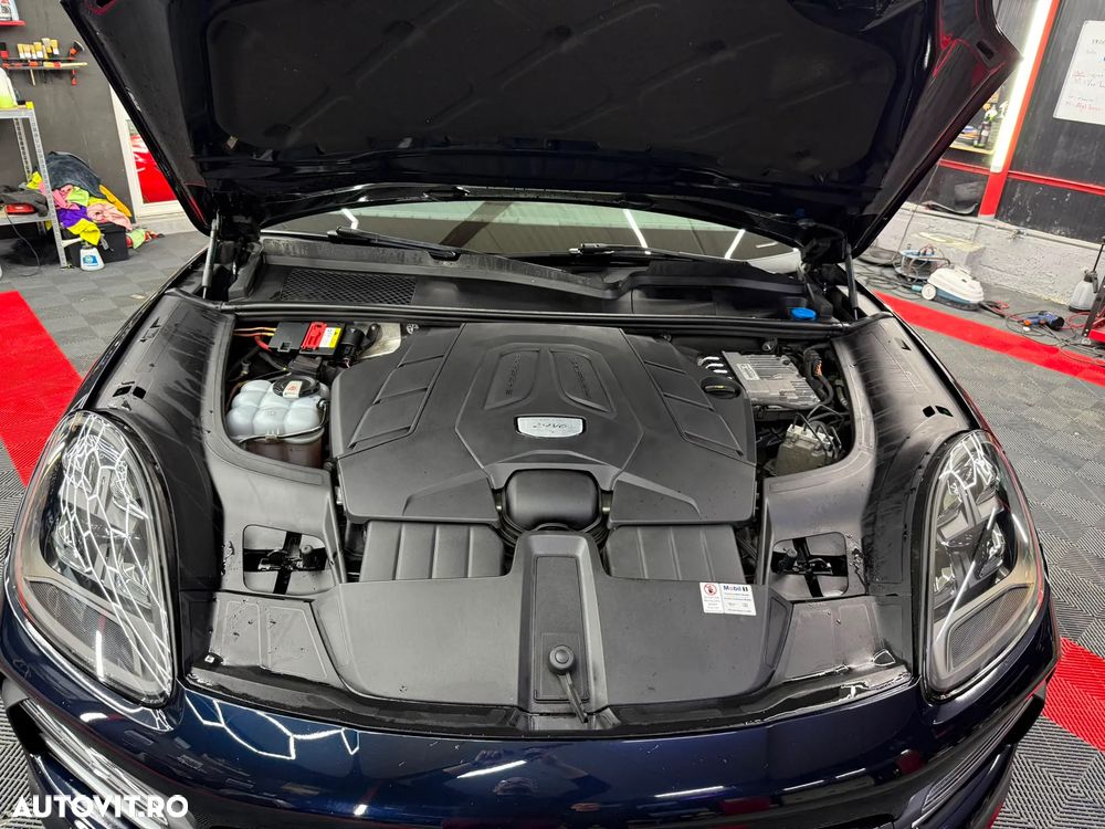 Porsche Cayenne S - 2