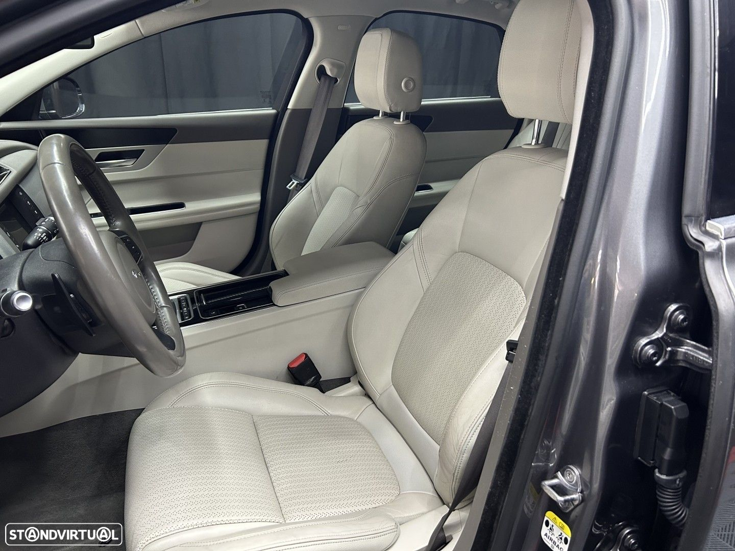 Jaguar XF 2.0 D Prestige Aut. - 16