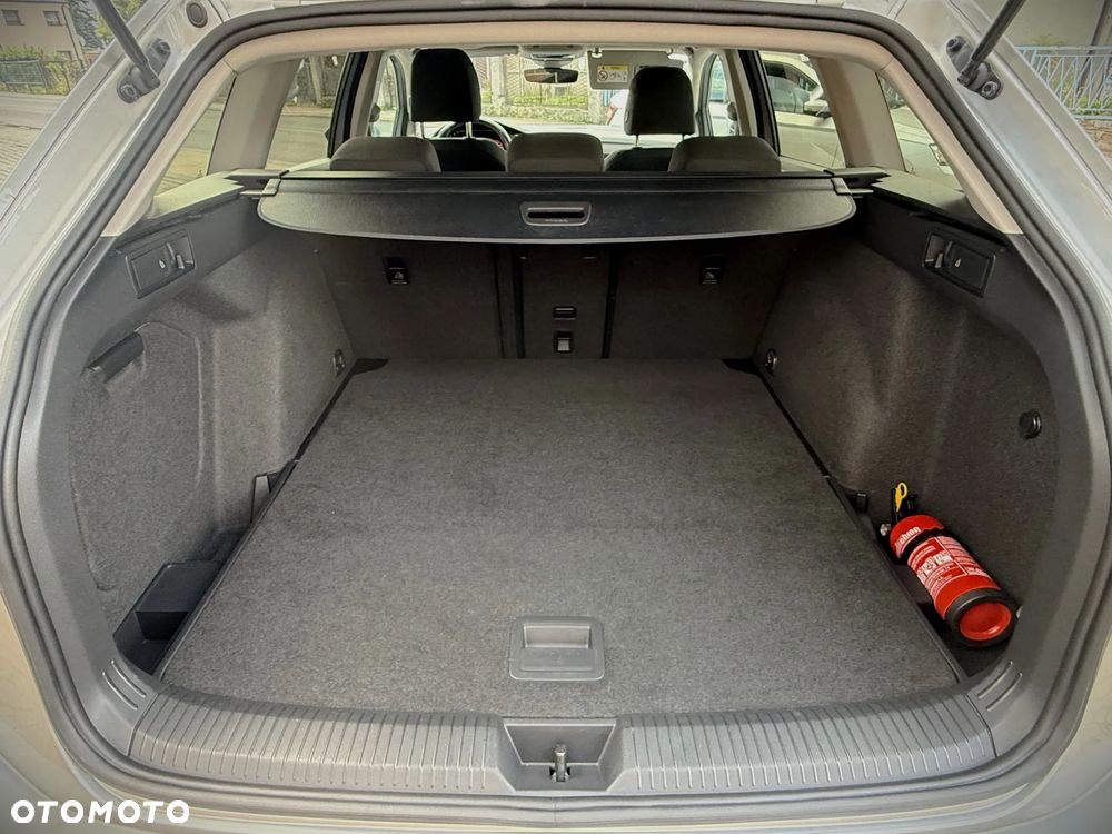 Volkswagen Golf 2.0 TDI Life - 15