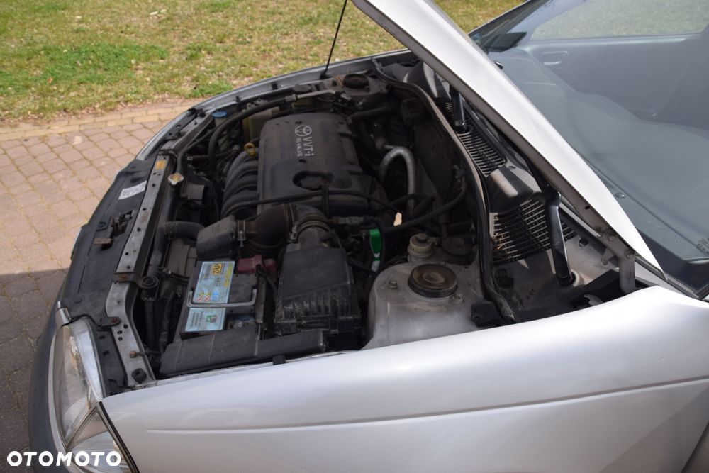 Toyota Avensis 1.6 VVT-i Terra - 25