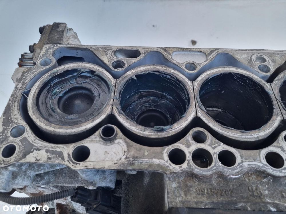 DÓŁ SILNIKA BLOK Volvo S60 II V60 S80 V70 III XC70 XC60 2.0 D 163KM D5204T3 - 4