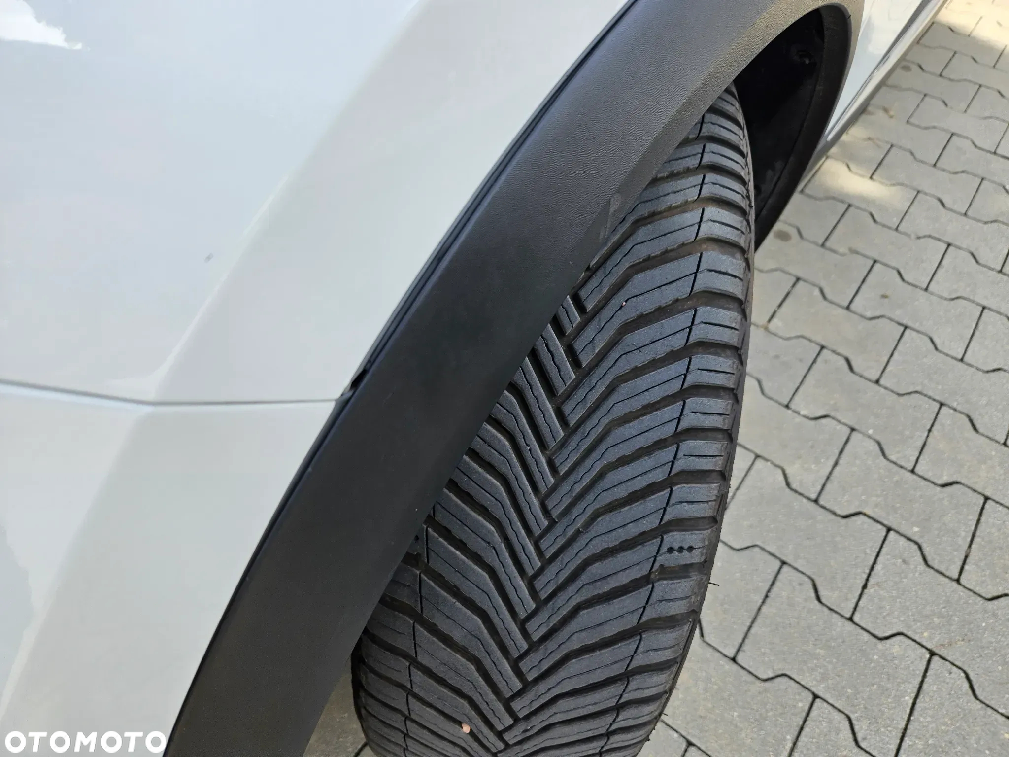 Renault Captur TCe Mild Hybrid 140 EDC GPF TECHNO - 15