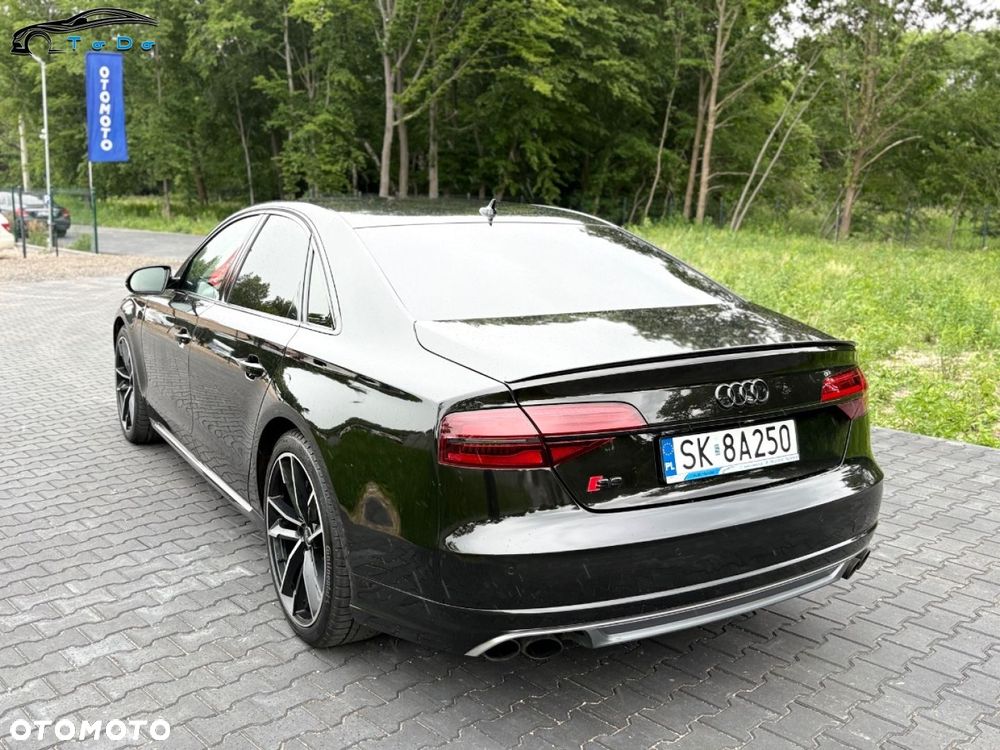 Audi S8 Plus - 13