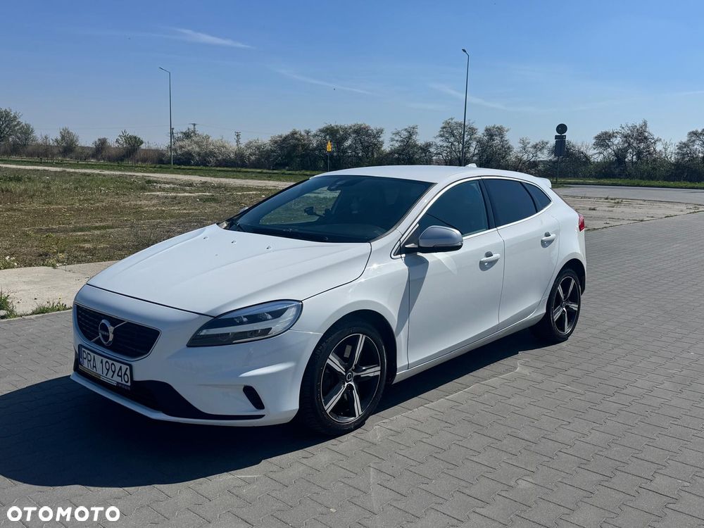 Volvo V40 D3 Geartronic RDesign - 1