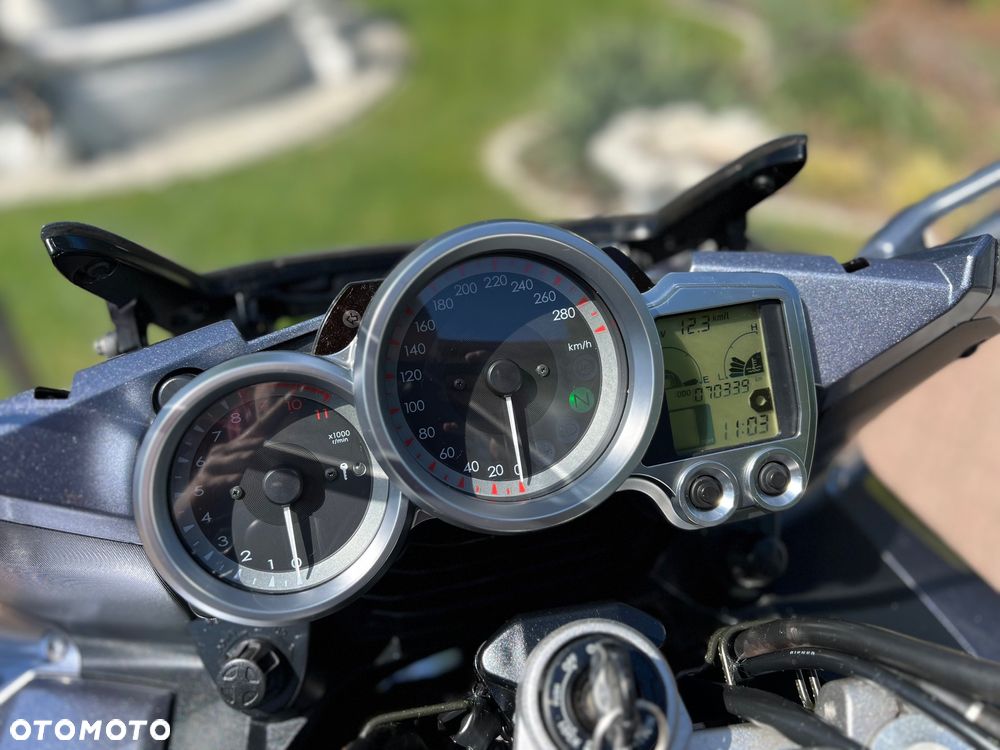 Yamaha FJR - 37