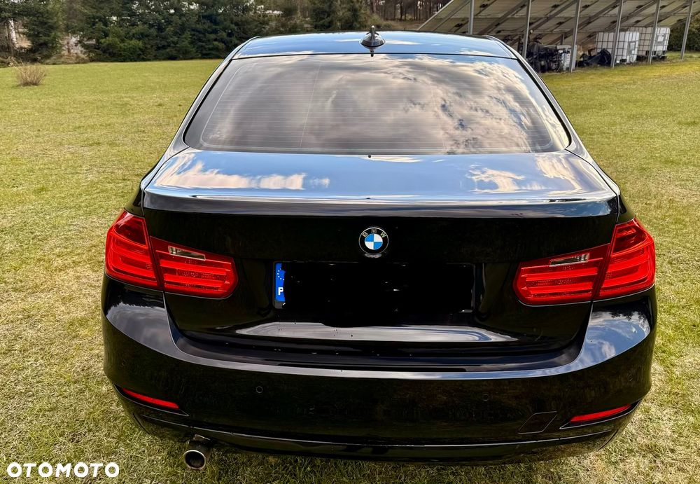 BMW Seria 3 318d - 9