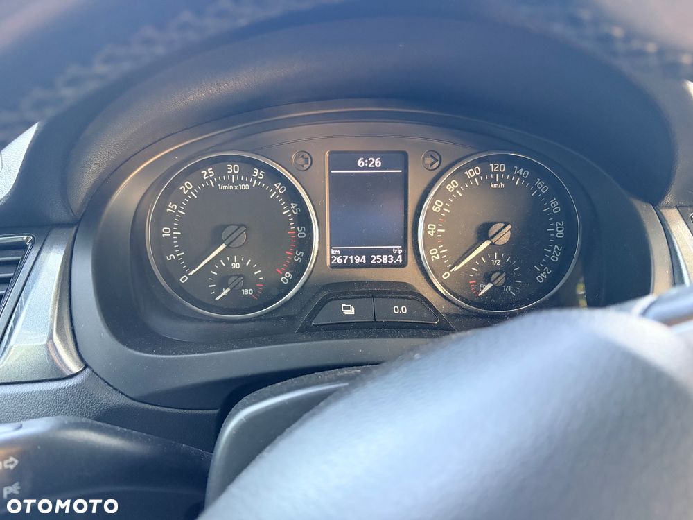 Skoda RAPID 1.6 TDI DPF Edition - 10