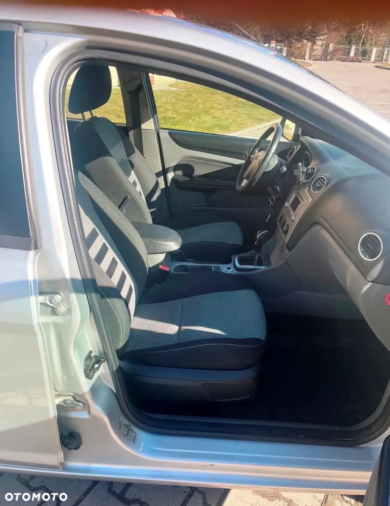 Volkswagen Touran ver-1-9-tdi-dpf-dsg-trendline - 13