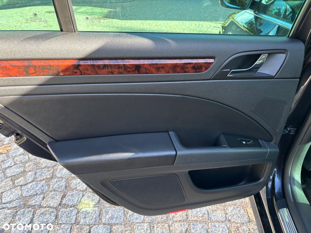 Skoda Superb 2.0 TDI DSG Elegance - 20