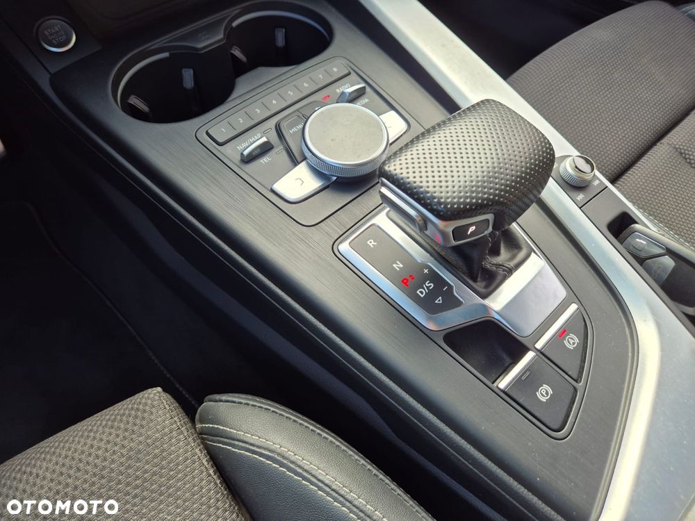 Audi A4 Avant 40 TFSI S tronic S line - 24