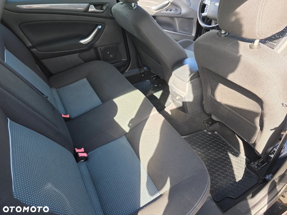 Ford Mondeo 1.6 TDCi Ambiente - 15