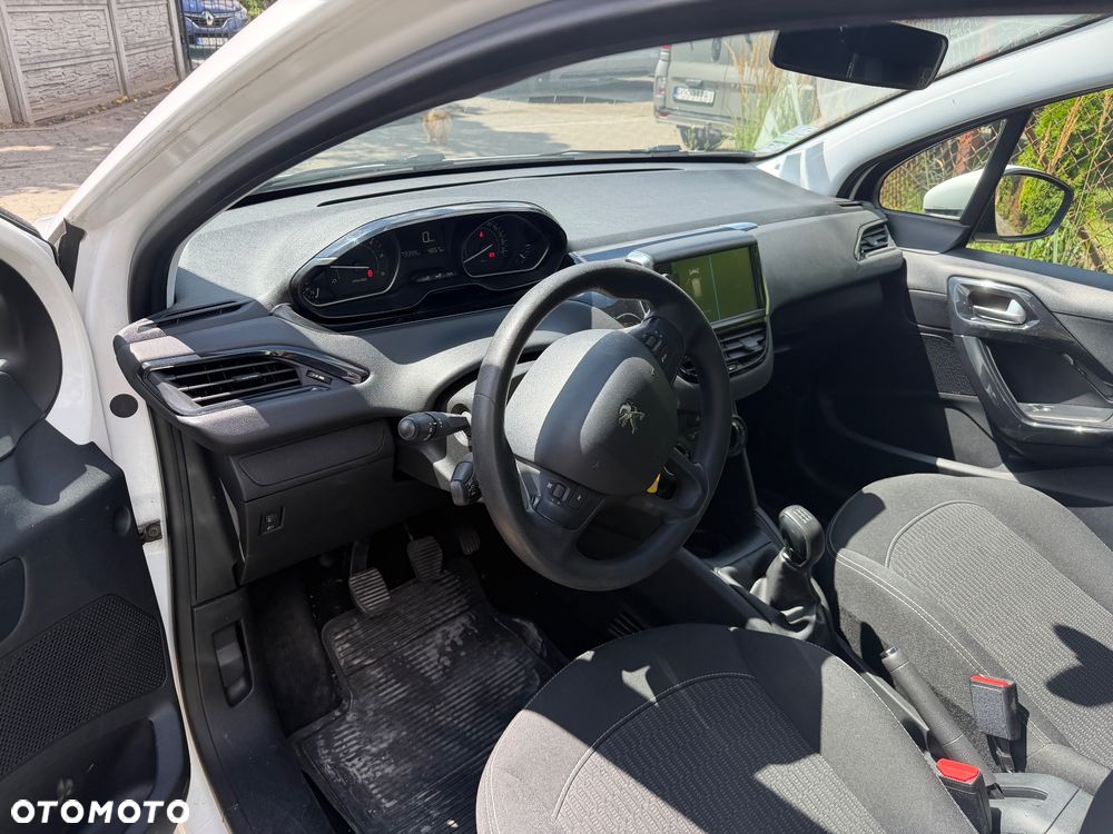 Peugeot 208 - 7