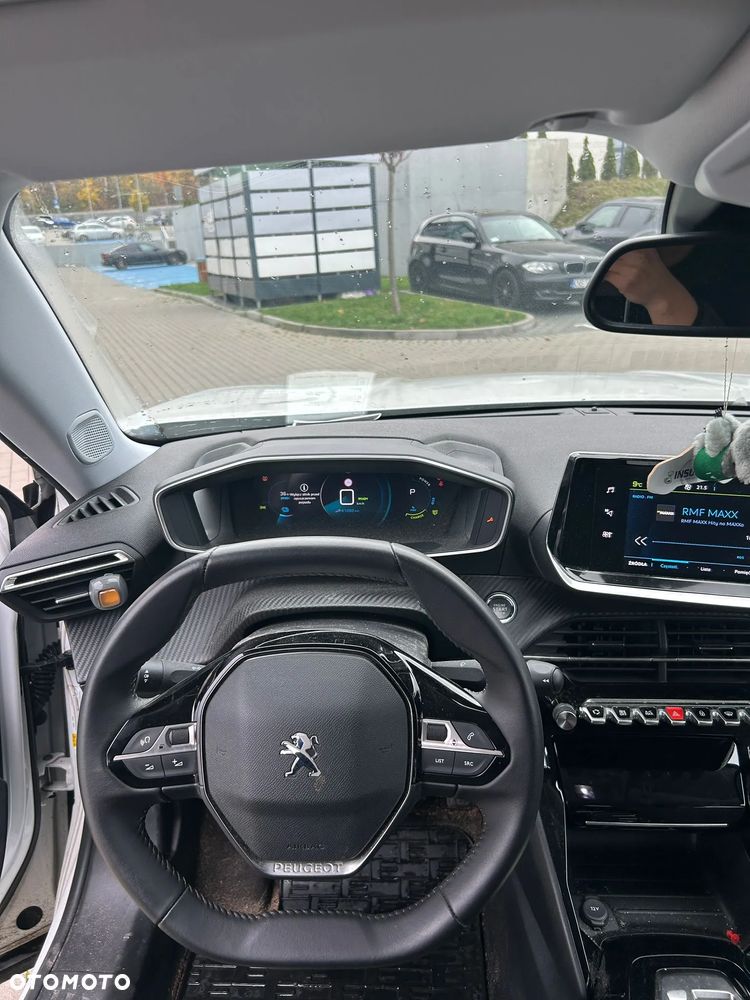 Peugeot 2008 e-2008 Allure Pack - 11