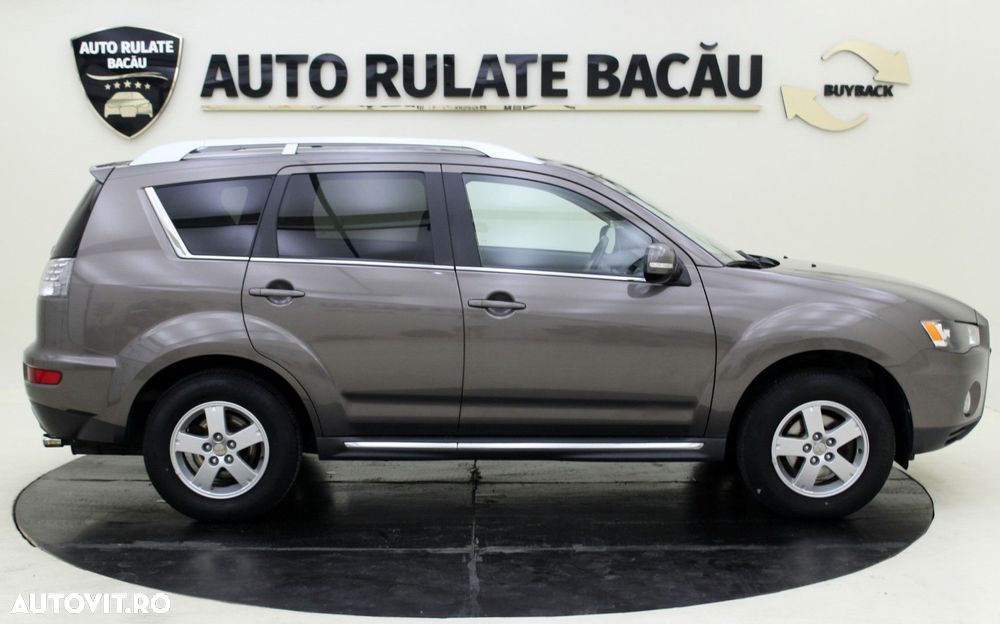 Mitsubishi Outlander - 4