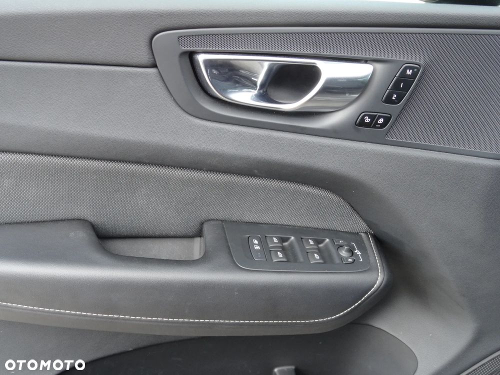 Volvo XC 60 B4 D Geartronic RDesign - 22