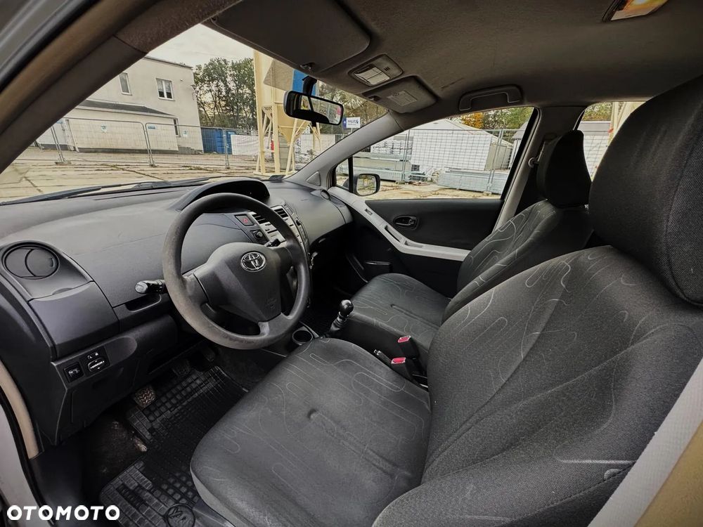 Toyota Yaris 1.33 Luna - 6