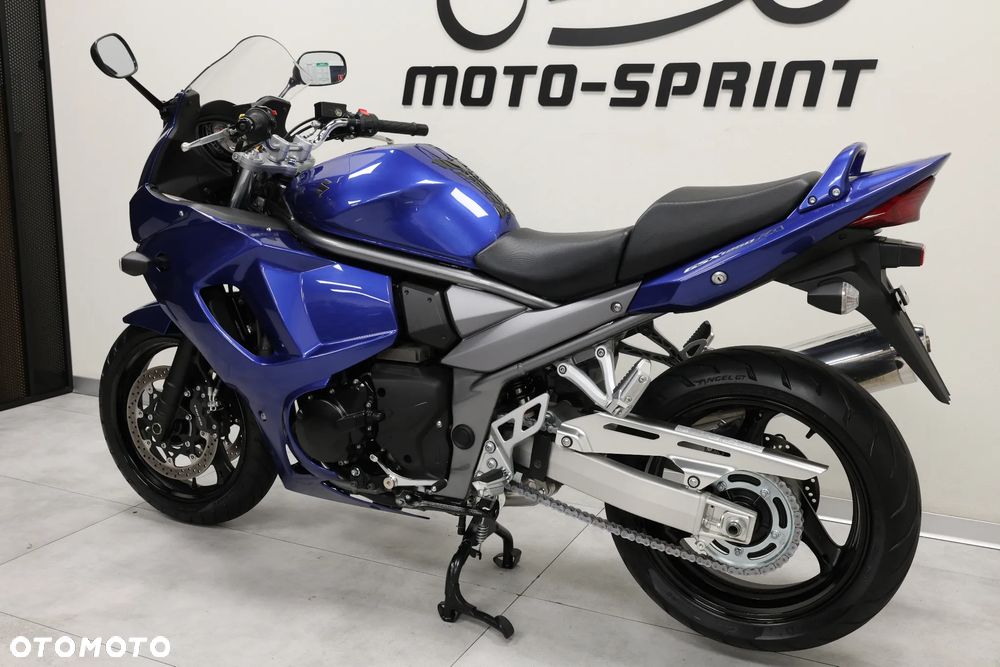 Suzuki GSX - 7