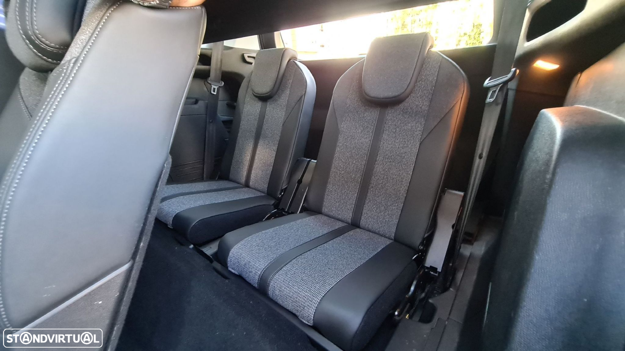 Peugeot 5008 1.5 BlueHDi Allure EAT8 - 53