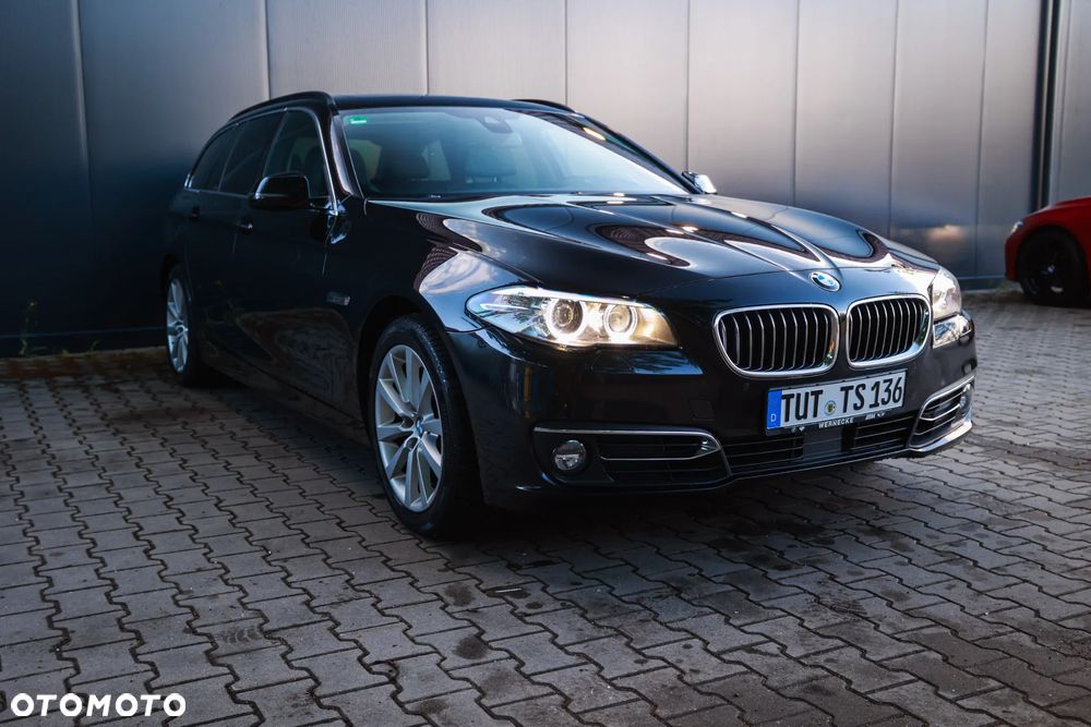 BMW Seria 5 525d Sport-Aut Luxury Line - 14