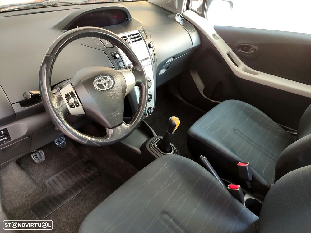 Toyota Yaris 1.0 VVT-i - 5