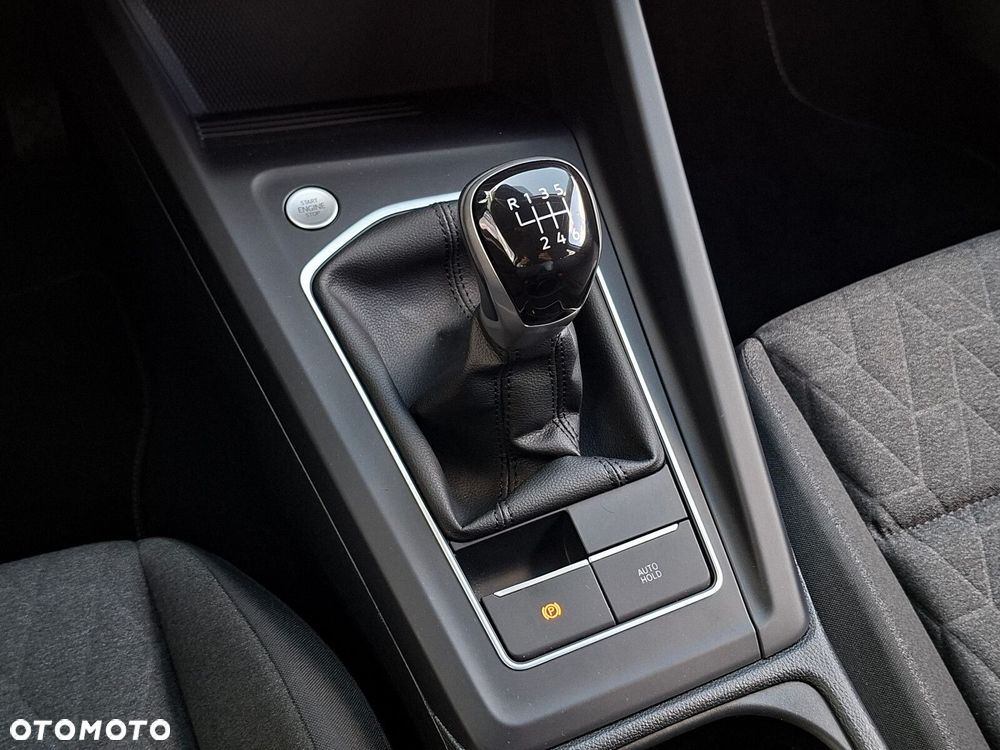 Volkswagen Golf - 24