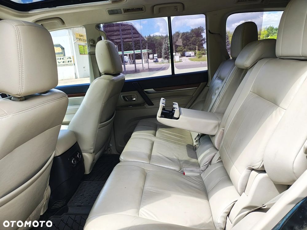 Mitsubishi Pajero - 31