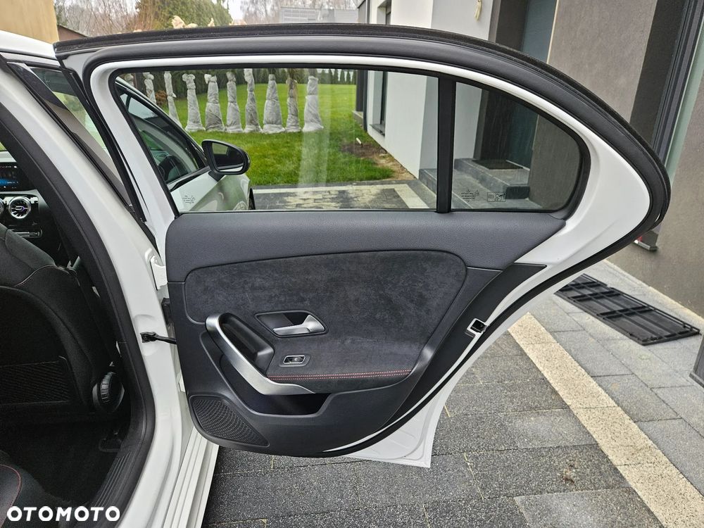 Mercedes-Benz Klasa A 200 AMG Line 7G-DCT - 33