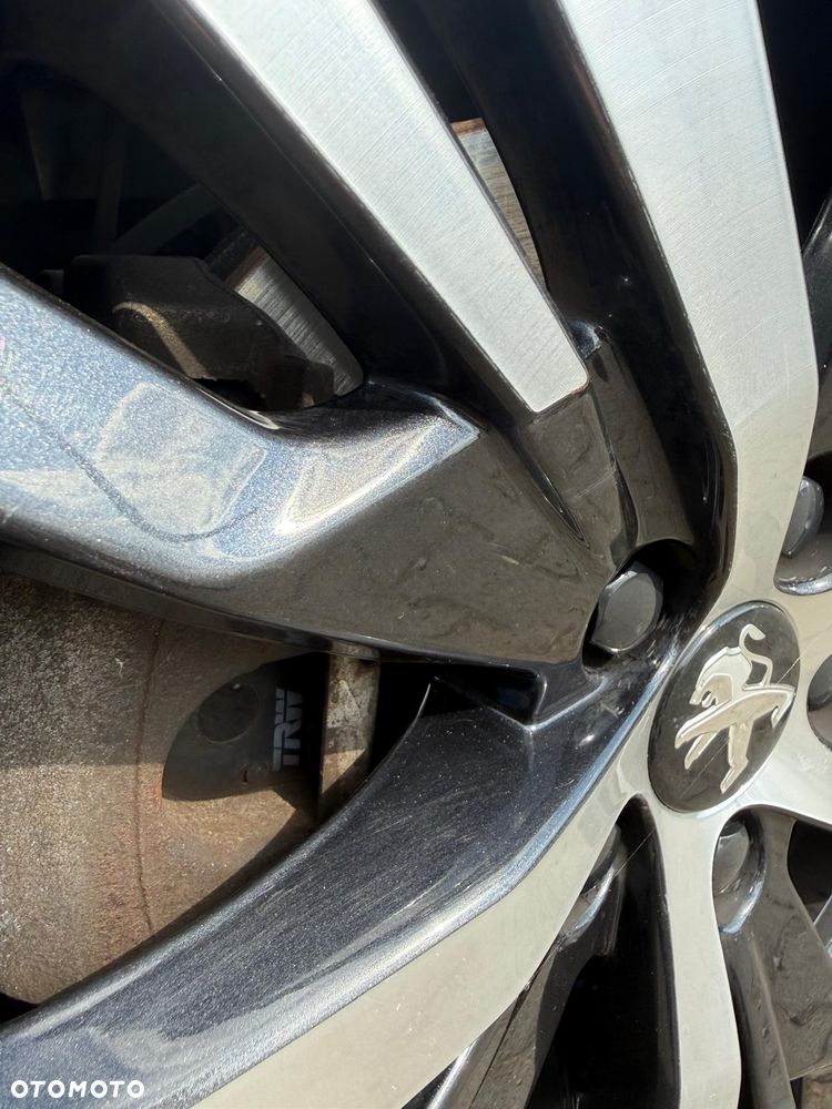 Peugeot 5008 1.5 BlueHDi Allure S&S EAT8 - 20