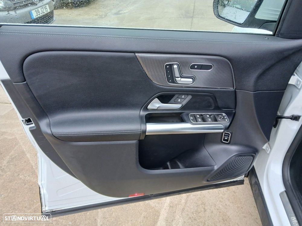 Mercedes-Benz GLA 250 e 8G-DCT - 14