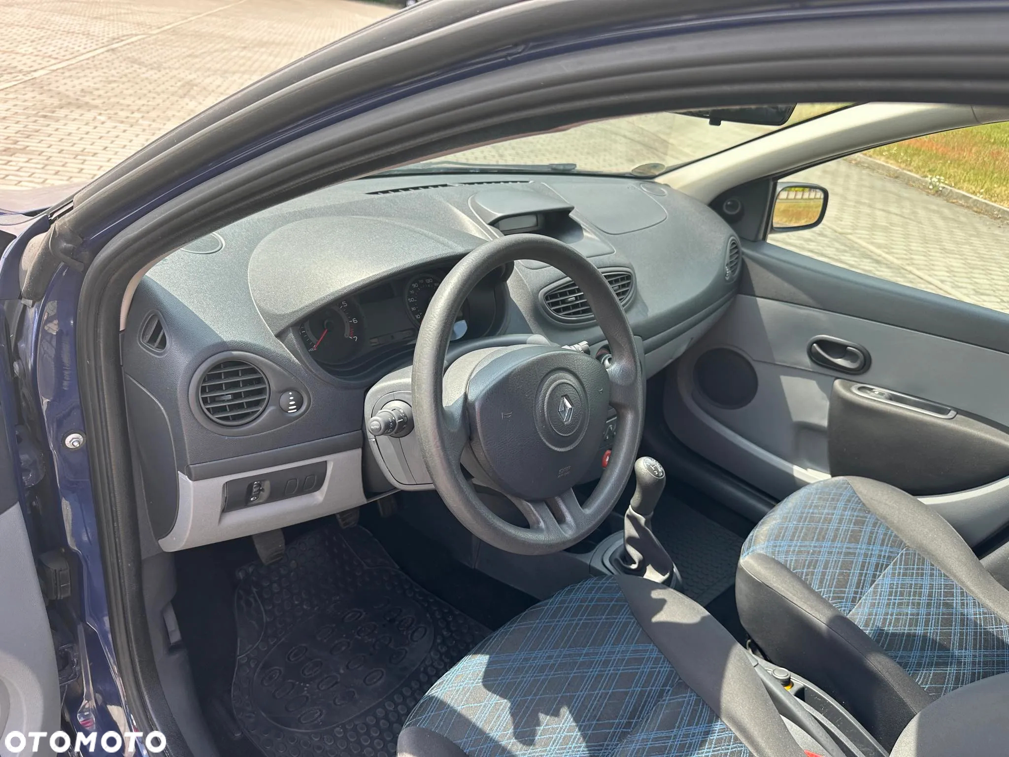 Renault Clio 1.2 16V Authentique - 10