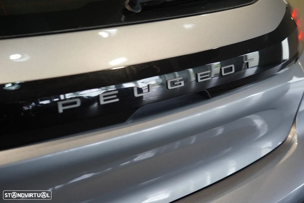 Peugeot 208 - 40