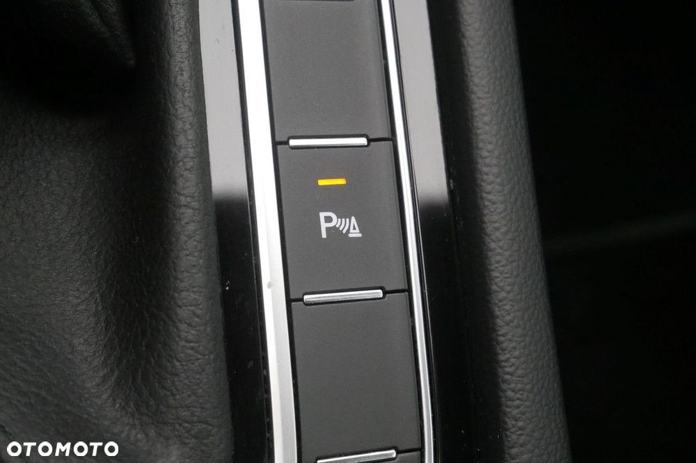 Volkswagen Passat Variant 1.5 TSI EVO Business DSG - 19