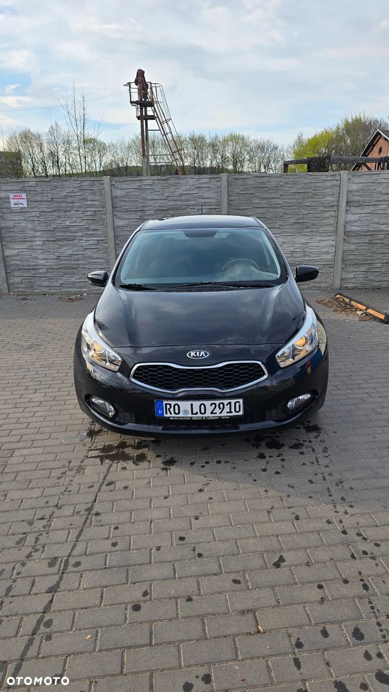 Kia Ceed 1.4 CVVT Dream-Team Edition - 2