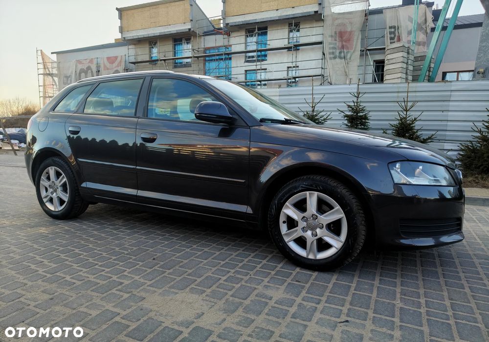 Audi A3 Sportback 1.6 Ambiente - 13
