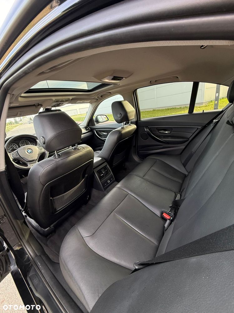 BMW Seria 3 328i xDrive - 8