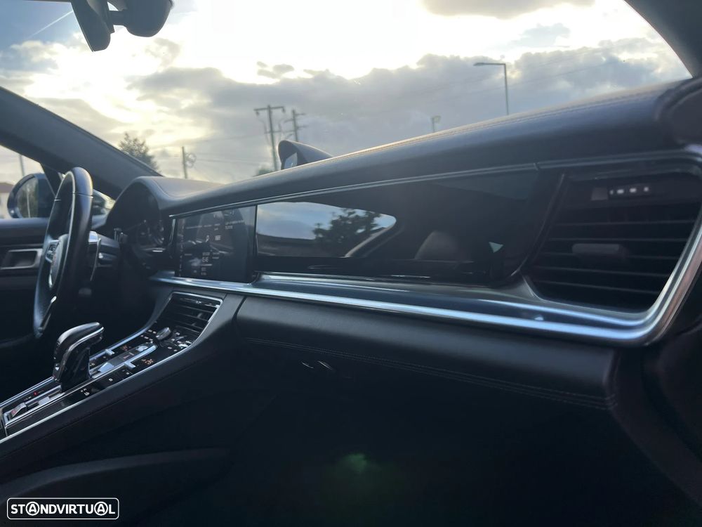 Porsche Panamera 4 E-Hybrid - 29