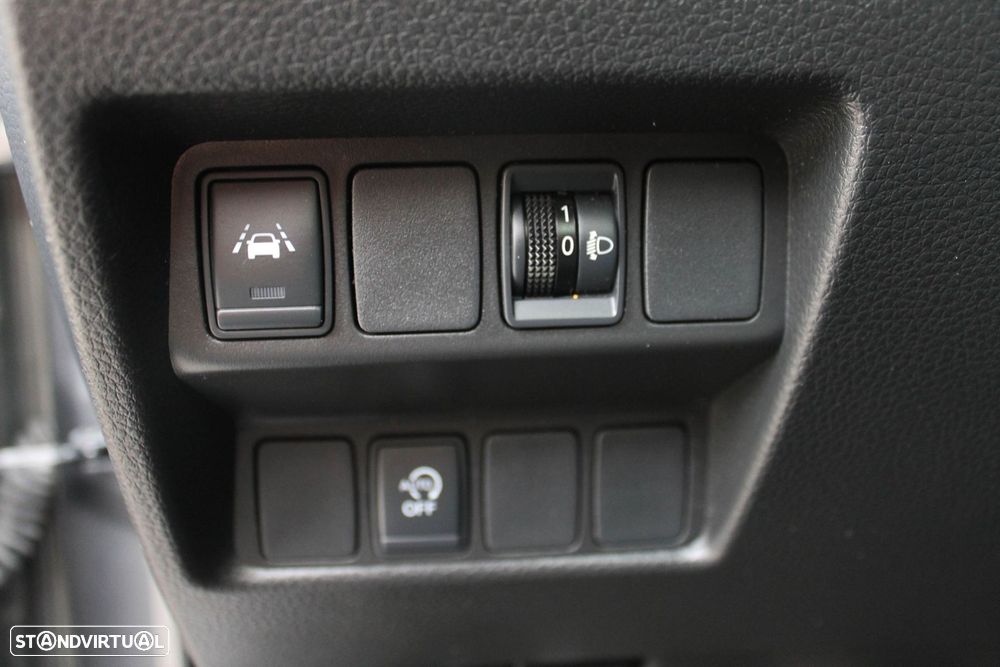 Nissan Qashqai 1.5 dCi N-Connecta J18+Led - 10