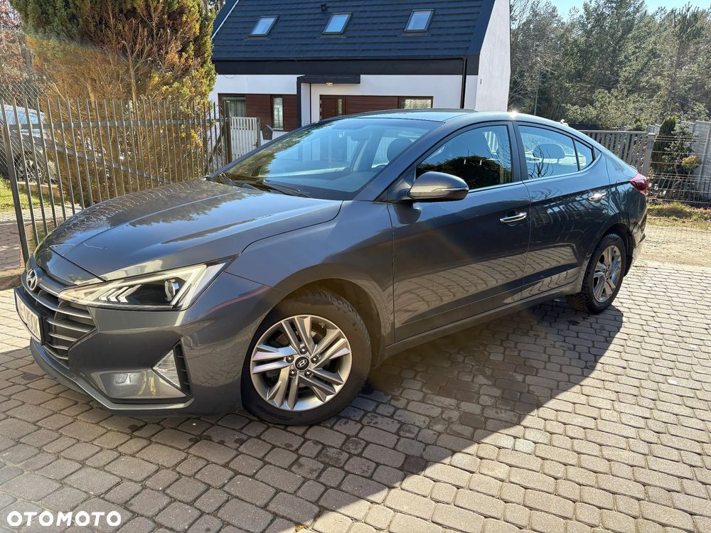 Hyundai Elantra 1.6 Comfort Premiere - 1