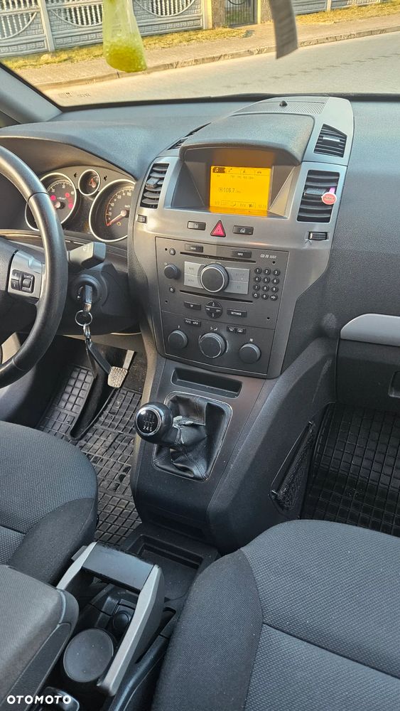 Opel Zafira - 9