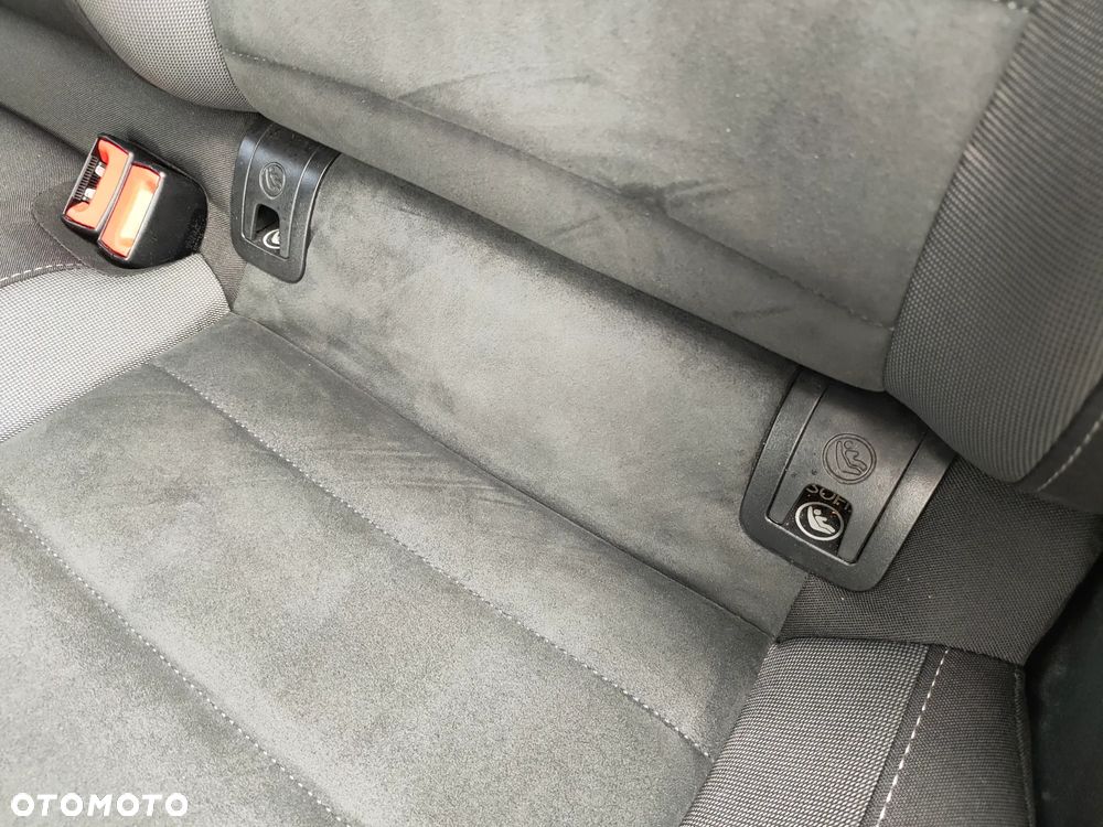 Volkswagen Golf 2.0 TDI (BlueMotion Technology) DSG Comfortline - 32