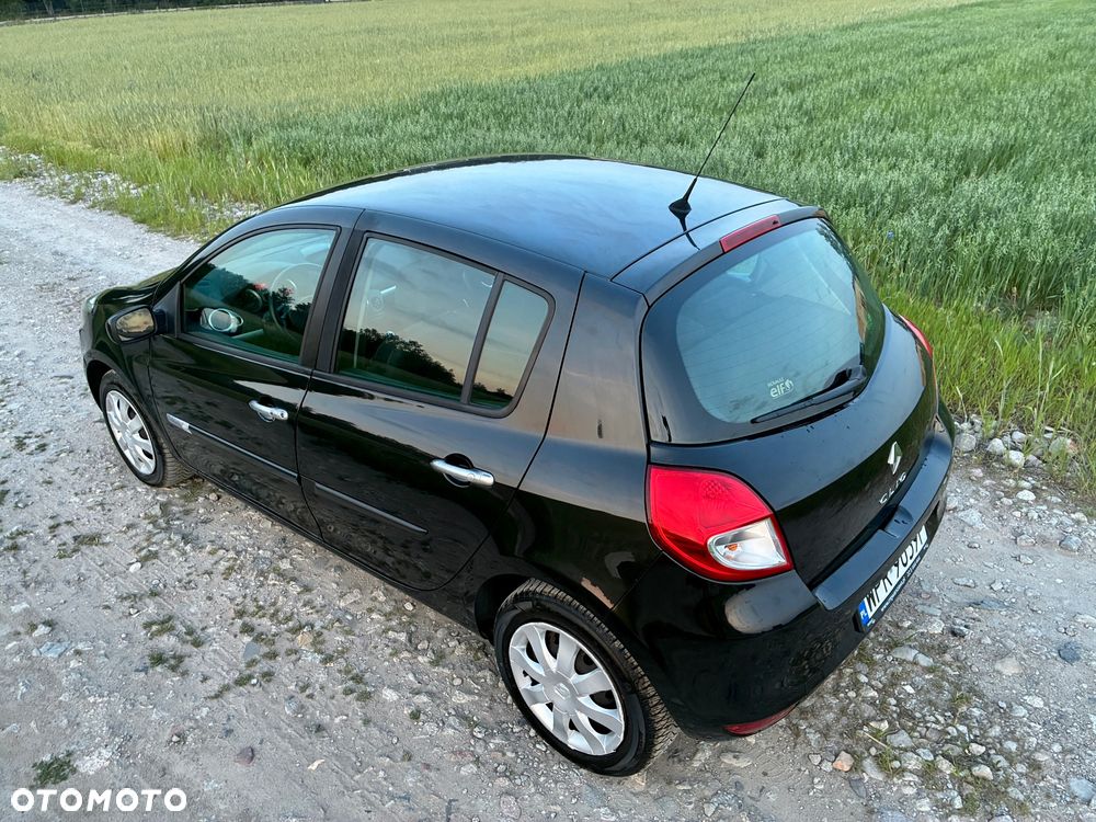 Renault Clio - 17