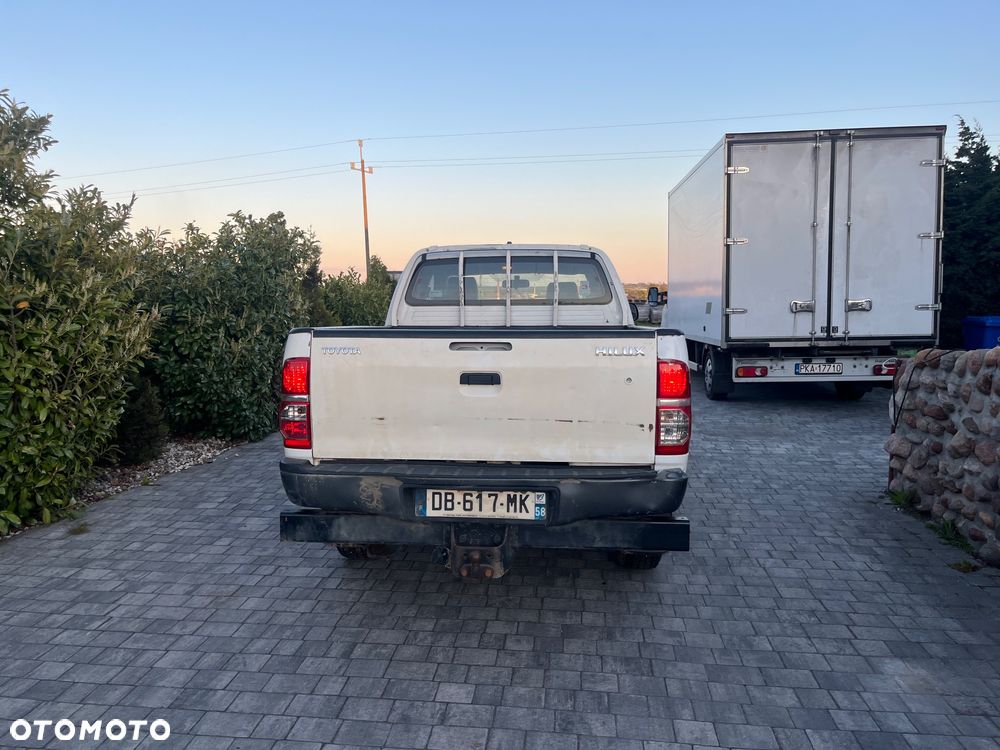 Toyota Hilux D4-D DLX - 7