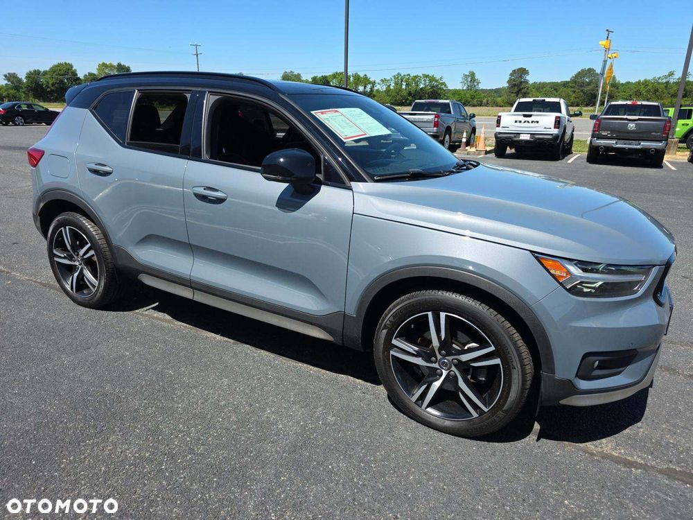 Volvo XC 40 T5 AWD R-Design - 1