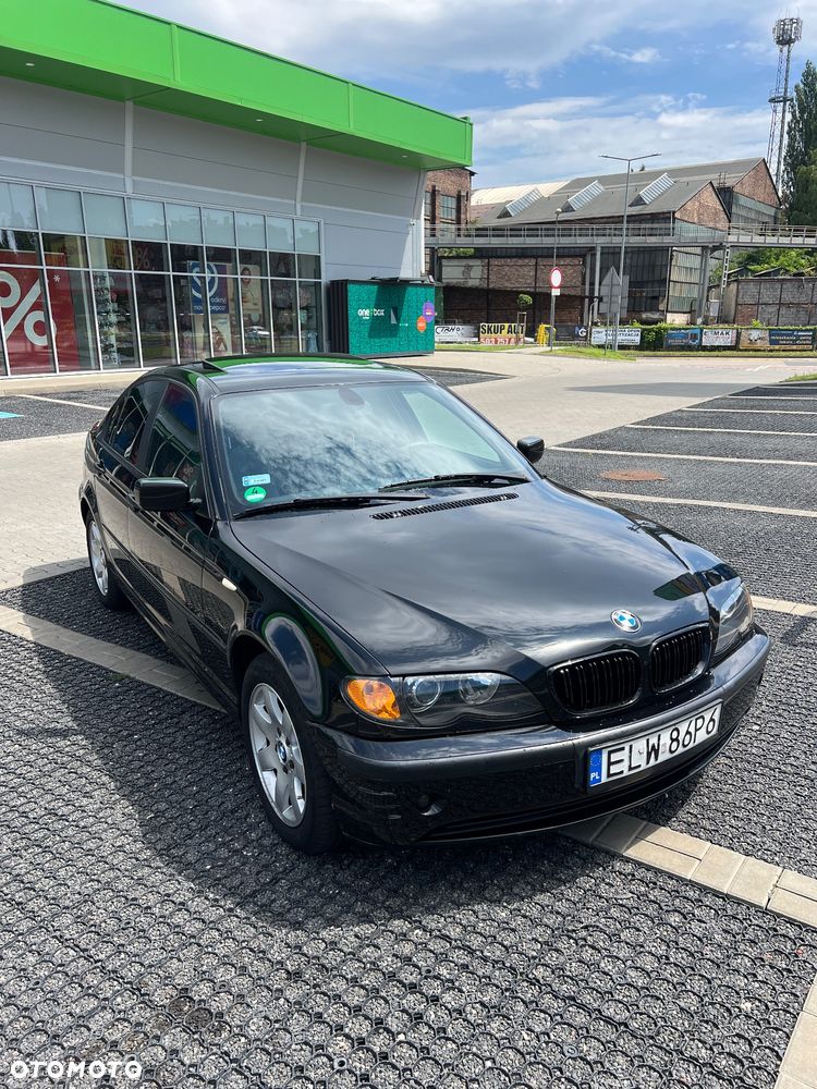 BMW Seria 3 318i - 4